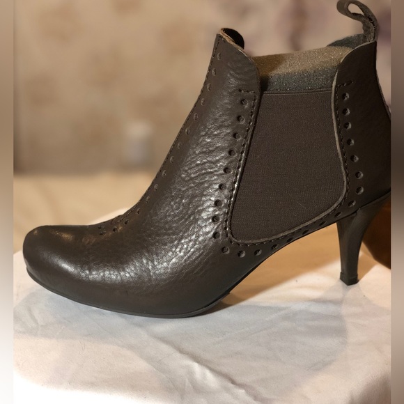 Pedro Garcia Brown Leather Justine Chelsea Stretch Ankle Boots - Picture 5 of 13